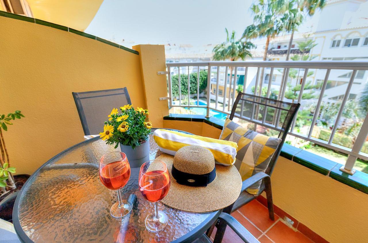 Divina Home Apartments ลากาลาเดมิฮาส ภายนอก รูปภาพ