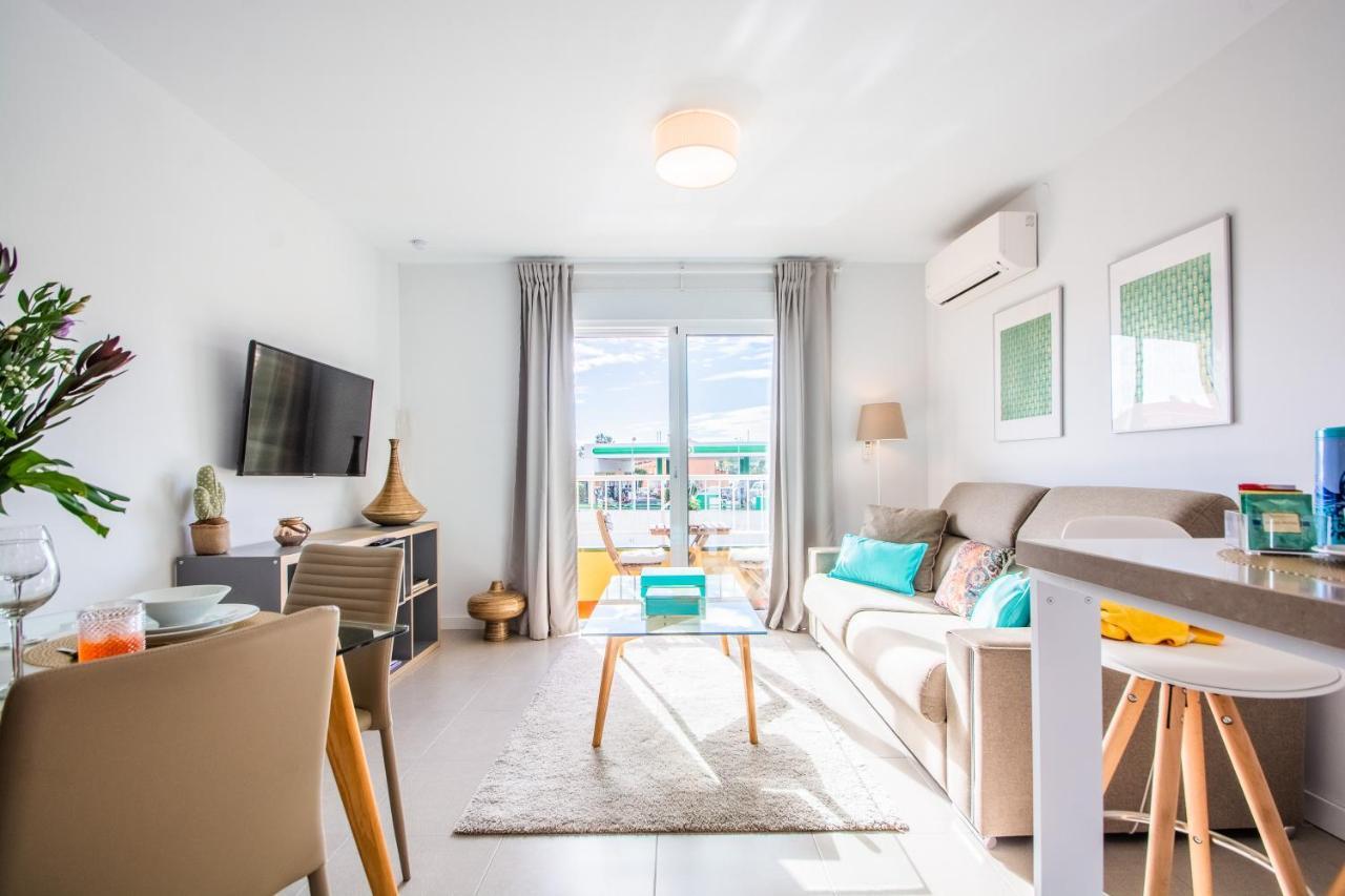 Divina Home Apartments ลากาลาเดมิฮาส ภายนอก รูปภาพ