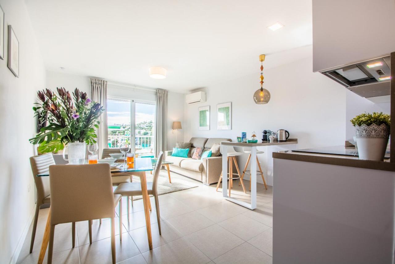 Divina Home Apartments ลากาลาเดมิฮาส ภายนอก รูปภาพ
